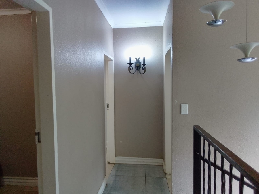 To Let 4 Bedroom Property for Rent in Safari Gardens North West